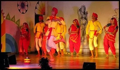 Bundeli Folk Dance Famous Folk Dance Of Bundelkhand And Acting Clsses From Damoh