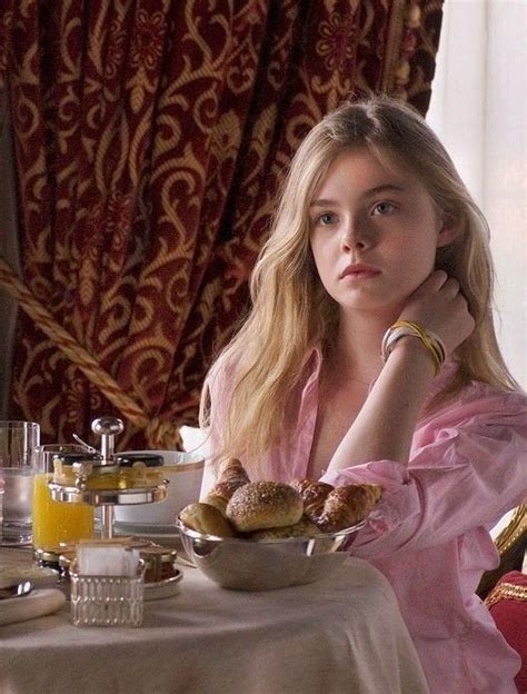 Pin De Isabel Em Ik Wil Elle Fanning Zijn Em 2024 Looks Ator Atriz