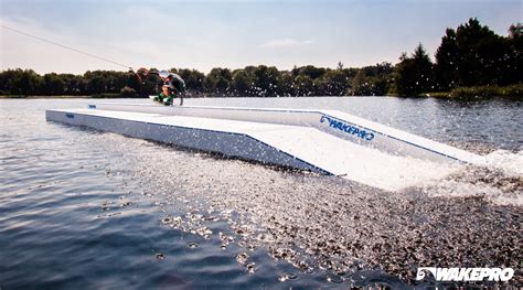 Lakeside Zwolle Nl Wasserski Obstacles Wakeproeu Wakepark Features