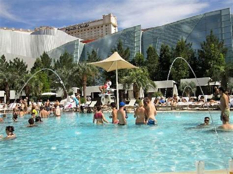 Aria Pool - Picture of ARIA Resort & Casino, Las Vegas - TripAdvisor