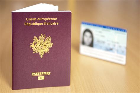 Cartes Nationales D Identité Et Passeports Frankreich In Deutschland