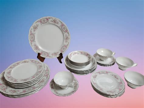 Vintage 28 Piece Montgomery Ward STYLE HOUSE Fine China Japan POMPADOUR