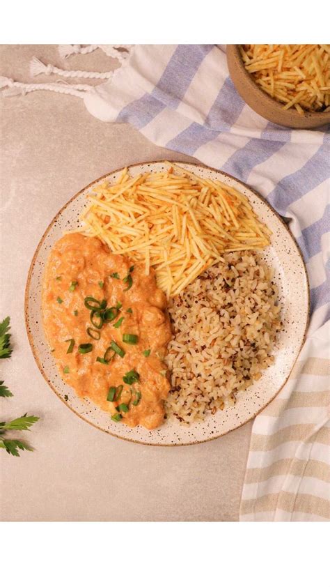 Strogonoff vegano de grão de bico e palmito Se tem um prato que