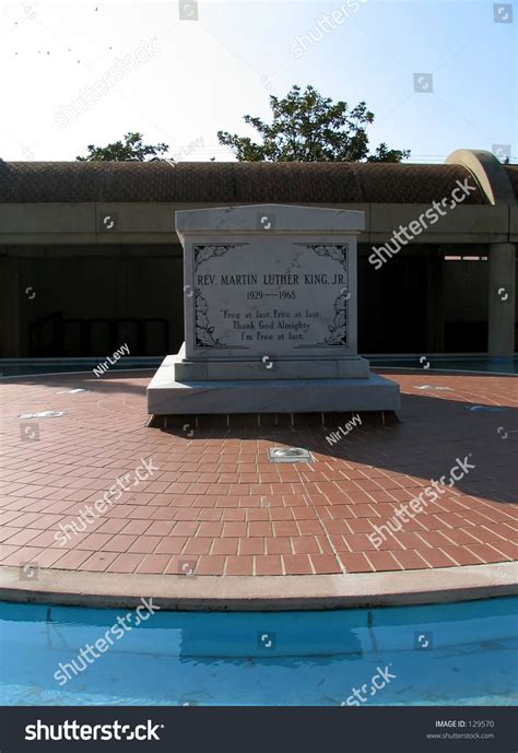 Martin Luther King Jr.'S Grave Stock Photo 129570 : Shutterstock