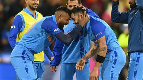 Virat Kohli Trolls Hardik Pandya With Hilarious Dance Moves WATCH