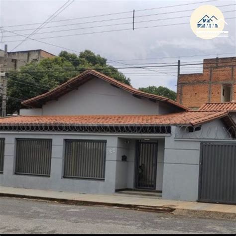 Casa à venda na Esquina a Avenida Padre augusto São José em Bom