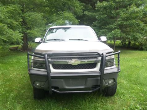 Sell used Chevrolet Avalanche z71 in Rochester, New York, United States ...