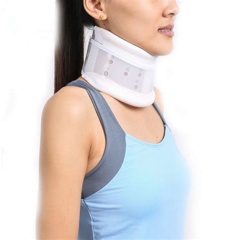 China Medical Type Ii Plastic Adjustable Breathable Neck Support