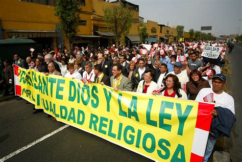 Seguidores de religiones no católicas reclamaron ante Congreso igualdad