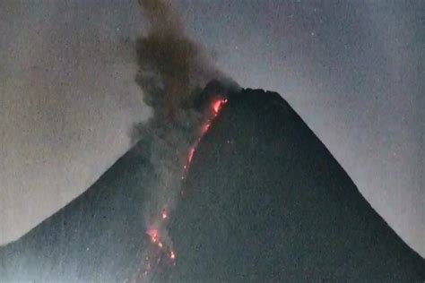 Bpptkg Tetapkan Status Jadi Siaga Gunung Merapi Di Yogyakarta