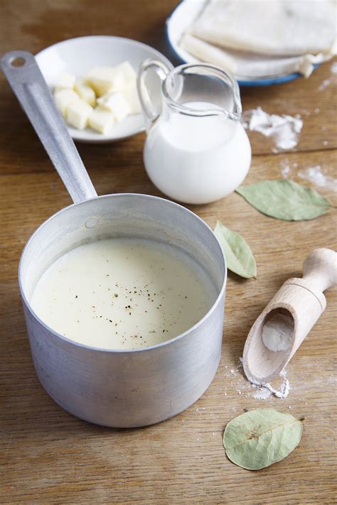 Recette sauce béchamel dite aussi béchamelle Marie Claire