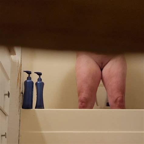 SPY GIRL IN SHOWER SHOWS HER SHAVED PUSSY CAM ThisVid