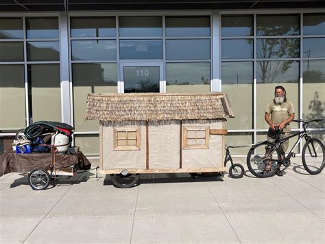 Tiny house behind a bike : TinyHouses