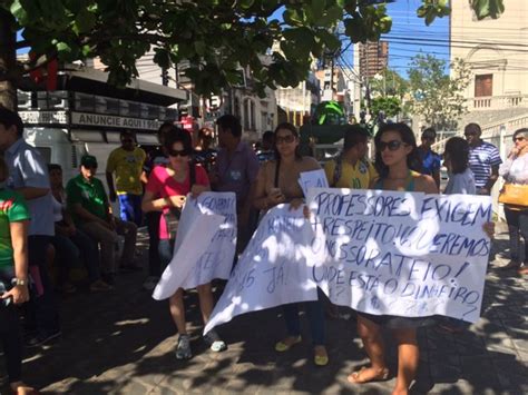 G Sindicalistas Realizam Protesto Antes Da Posse De Deputados Em