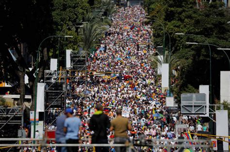 DE PUNTA A PUNTA Así luce la avenida principal de Las Mercedes en