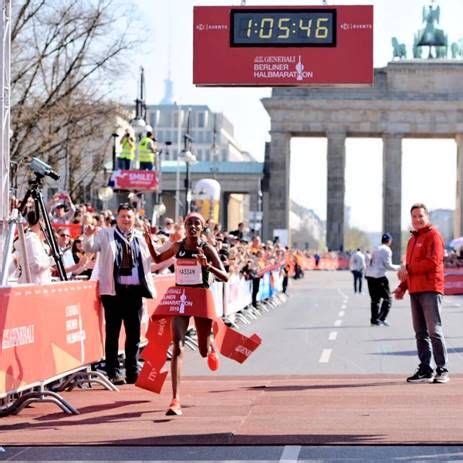 Sifan Hassan Wint De Generali Berlin Half Marathon Maar Loopt