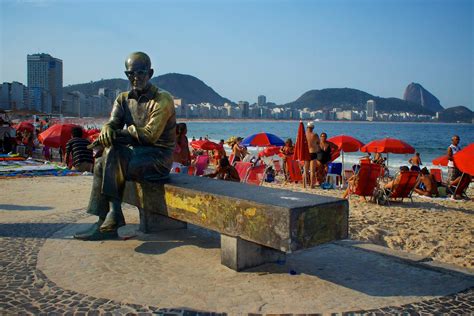 Carlos Drummond de Andrade Statue