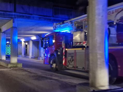 Stor Udrykning Til Etagebyggeri Melding Om Brand I Lejlighed