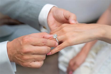 Tips On Buying An Engagement Ring Bostonian Jewelers