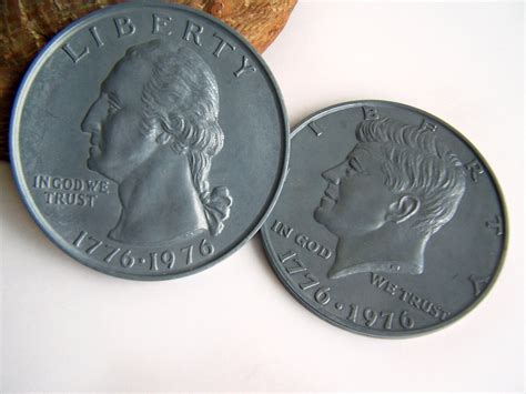 Two 1976 3 Inch Coin Keepsakes Bicentennial Quarter And Half