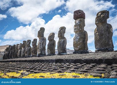 Rapa Nui Moai Statues Easter Island Stock Photo - Image of heritage ...