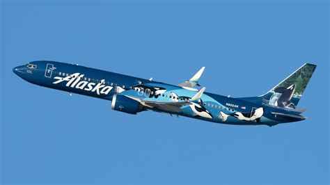 Alaska Airlines Flight Attendant Pay Is So Bad 1 In 10 Live Out Of Their Car