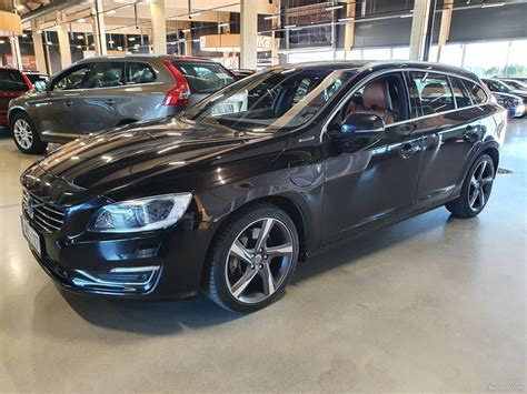 Volvo V60 D6 AWD Summum Plug In Hybrid Aut Huippuvarusteilla