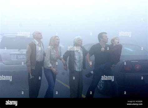 THE MIST, Jeffrey DeMunn, Laurie Holden, Frances Sternhagen, Thomas Jane, Nathan Gamble, 2007 ...