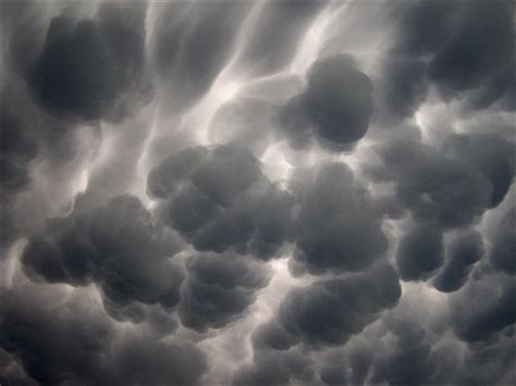 Mammatus Clouds: Sky Breasts