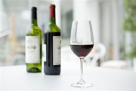 Comment Conserver Une Bouteille De Vin Rouge Ouverte Oenojet