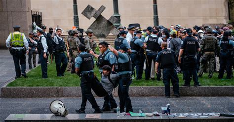 Police Arrest Dozens in Protest at Art Institute of Chicago - The New ...