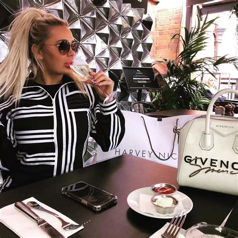 Glamour Model Chelsea Ferguson S Shift Away From Sex Industry To Pursue New Bar Venture