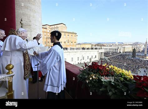 Le pape François livre son message de bénédiction Urbi et Orbi de Noël