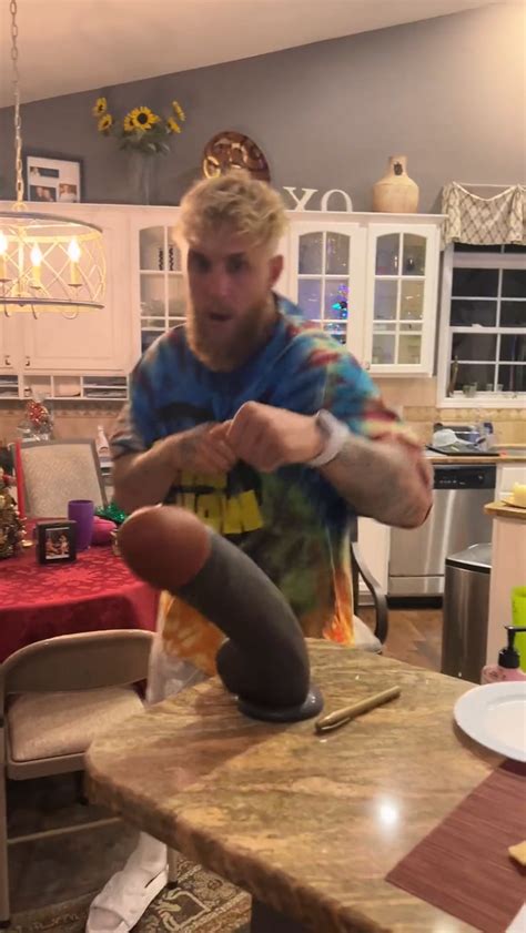 Boxing A Huge Dildo ThisVid