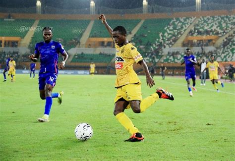 Football 5e journée de la ligue 1 Victoire de l ASEC Mimosas 2 1