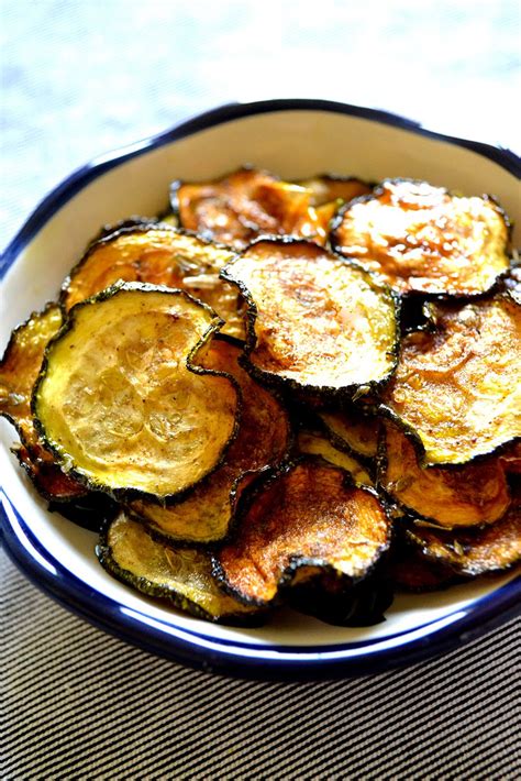 Baked zucchini chips