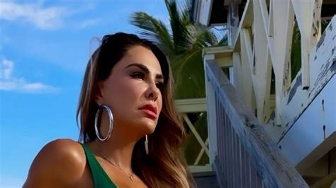 Ninel Conde Enseña Su Cuerpo Esbelto Desde La Playa Mdz Online