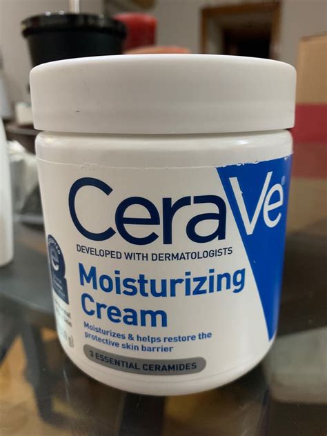 Cerave Moisturizing Cream 美容＆化妝品 沐浴＆身體護理 沐浴及身體護理 身體護理 Carousell