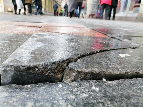 Pogledajte kakvo smo ruglo zabilježili u Titovoj ulici FOTO BosnaInfo