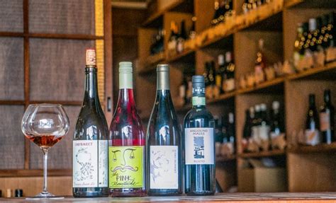 古民家×ナチュラルワインのお店。「角打ち」でちょっと一杯も楽しめる『wine Shop Azure Blue』 しがトコ