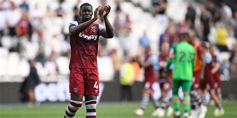 West Ham Moyes Could Replace Zouma With Move For M Leader