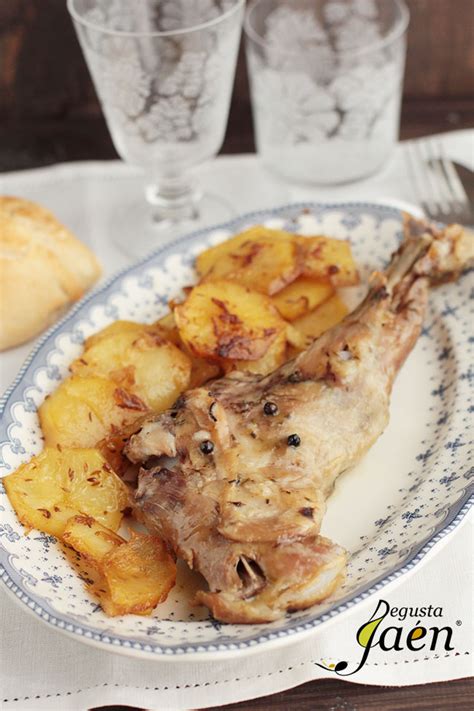 Paletilla De Cabrito Preasada Con Patatas Al Ajillo Pastor