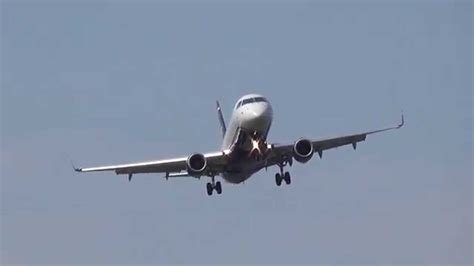 Us Airways Embraer E170lr Landing At Washington Reagan National Airport