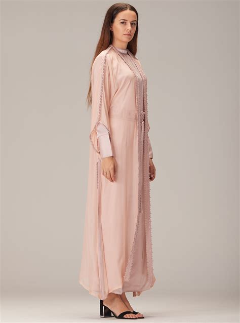 Royal Pink A Modern Twist To Kaftans As This Set Comes With Tailored