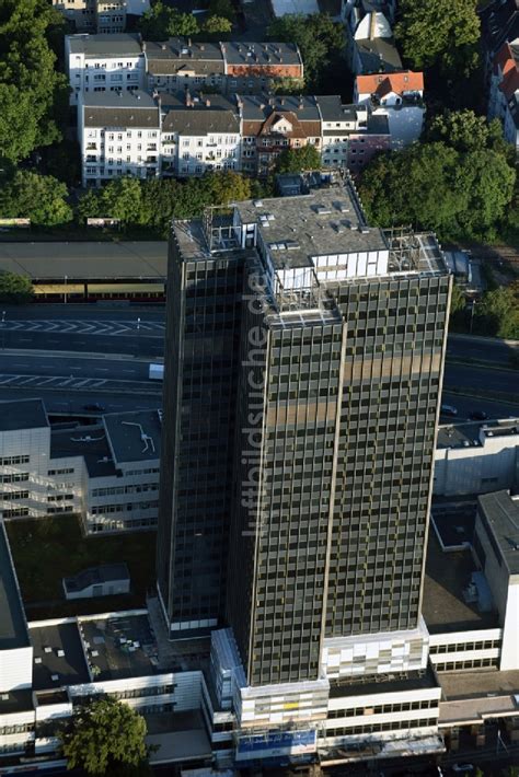 Luftaufnahme Berlin Leerstehendes Hochhaus Gebäude im Gebäudekomplex