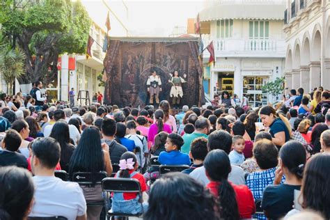 Con Gran Xito Se Presento En Sahuayo El Carro De Comedias De La Unam