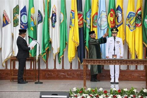 Foto Mendagri Lantik Adhy Karyono Sebagai Pj Gubernur Jatim