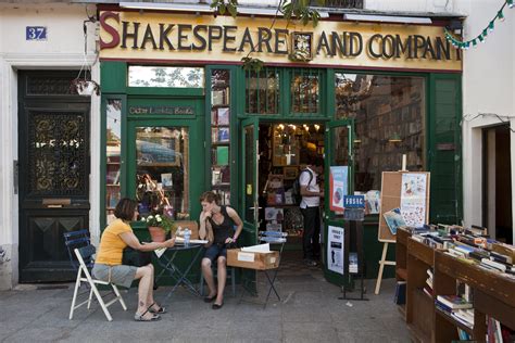 A Guide to the Best Independent Bookstores in Paris