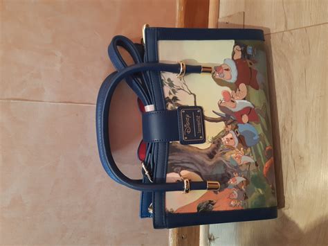 Sac Bandouli Re Scene Blanche Neige Disney Loungefly