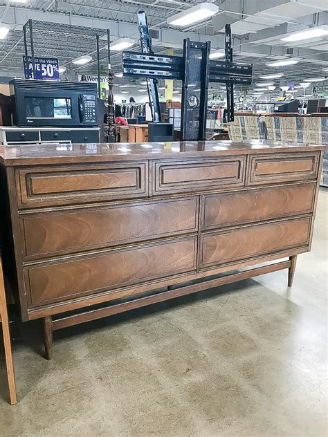 A Beautiful Bright And Modern Bassett Dresser Makeover Little House Of Four Creating A